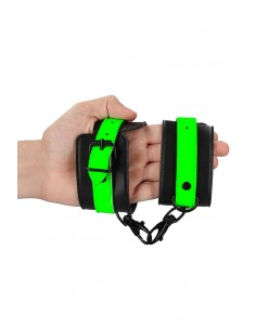 Menottes chevilles... 2