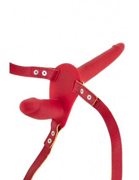 Doppelter roter Umschnalldildo - Fetish Tentation